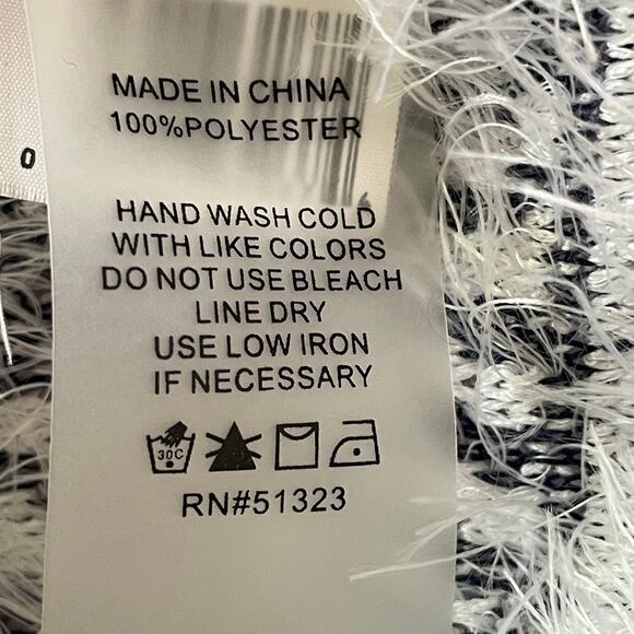 Vince Camuto Gray Fuzzy Funnel Neck Sweater Sz 2X Wide Sleeve Contemporary - Picture 10 of 10